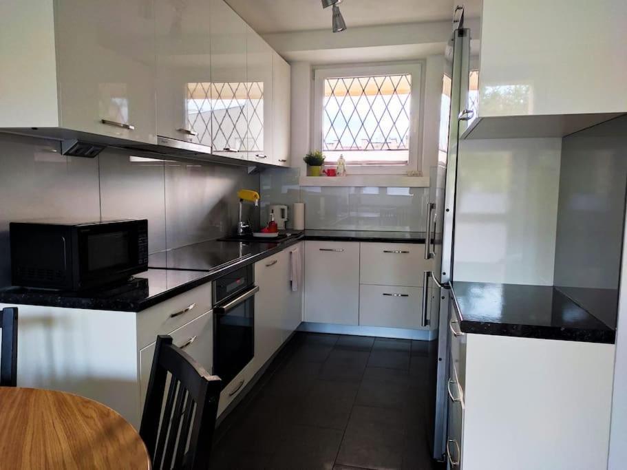 Plac Bankowy - Ogrod Saski - Metro Apartmán Varšava